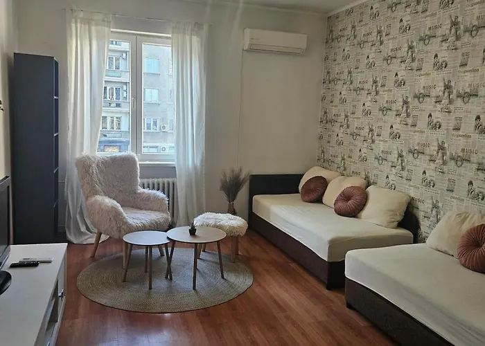 Center Park Apartment *