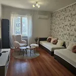 Center Park Apartment *